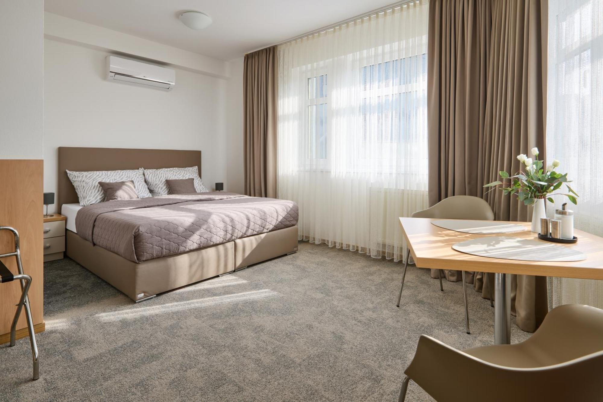 Hotel Osvit Mlada Boleslav Bagian luar foto
